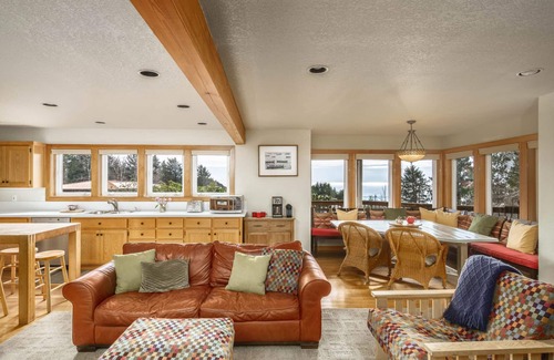 Neahkahnie Beach House | Seagrove by AvantStay | Treetop Haven w/Coastal Views