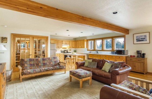 Neahkahnie Beach House | Seagrove by AvantStay | Treetop Haven w/Coastal Views