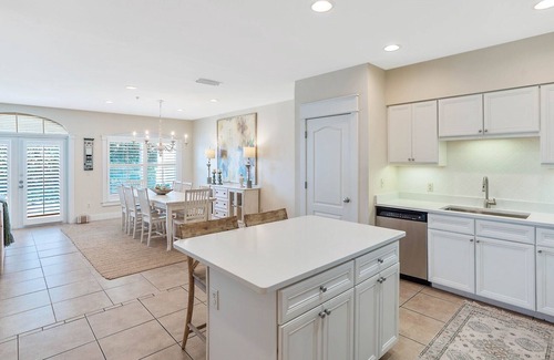 Seagrove Beach Condo | Seagrove "Sunshine Sabbatical" | 3BR | Sleeps 6 | Pool | Steps to Beach |