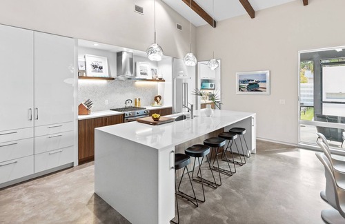 San Juan House | "Seagrove Surf Shack" Private Heated Salt Water Pool! Short Walk to the Beach!