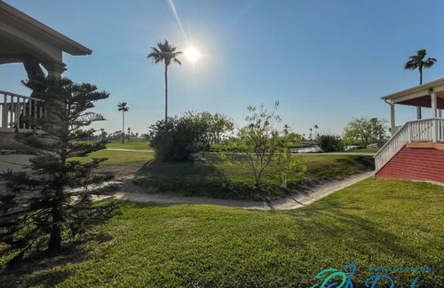 Port Isabel House | Seagull's Nest- Unique stay with views of Space X rocket launches and MANY amenities!