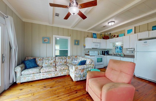 Port Bolivar House | Seagull Shores: 1 BR, 1 BA in Gilchrist, Sleeps 6