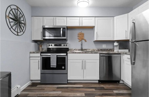 Fairview Condo | Seahaven: Midtown Peace and Convenience Unit 6