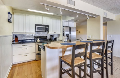 Indian Rocks Beach Condo | Seahorse 401 NEW Listing|Stunning|3 Balconies|Modern|Updates w|granite.