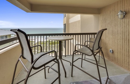 Indian Rocks Beach Condo | Seahorse 401 NEW Listing|Stunning|3 Balconies|Modern|Updates w|granite.