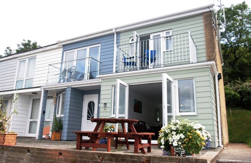 Pembroke Cottage | 'Seahorse' - a Holiday Home with Balcony, Patio and Sea View