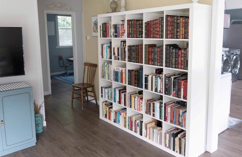 Seward House | Seahorse Cottage- an Ocean View Family Home