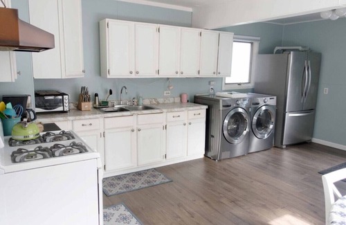 Seward Cottage | Seahorse Cottage- ocean view family home