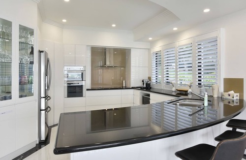 Lake Macquarie City Council House | Sealand Lake House - Stunning Absolute Waterfront at Fishing Point