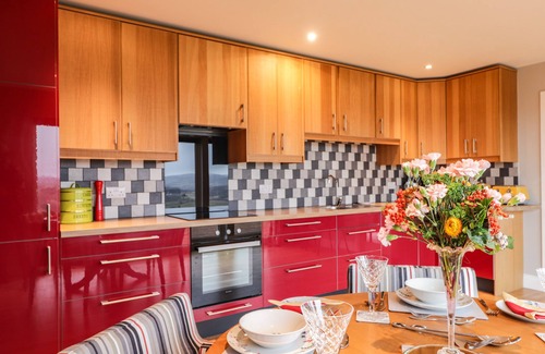 Rogart House | SEALLADH MOR, pet friendly, with hot tub in Rogart