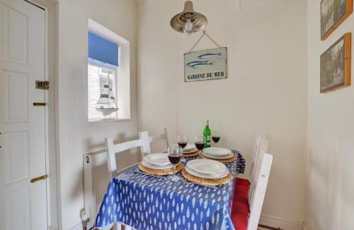 Whitby House | Seals Cottage