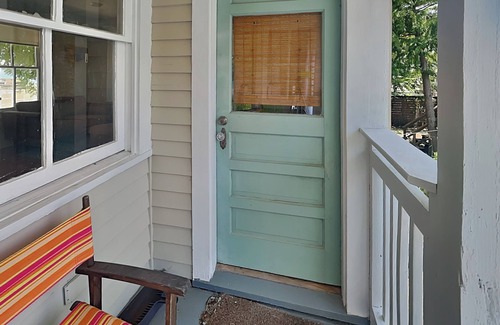 Galveston Condo | Sealy Lane Casita | Minutes from Beach