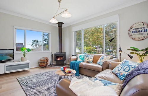 Callala Bay House | Seannsail - Steps to the White Sands of Jervis Bay - Recently Renovated