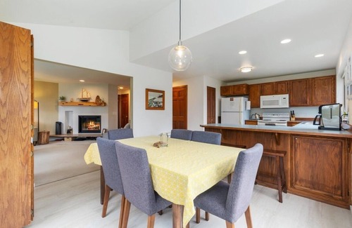 The Bowl of Edmonds House | Seaport Vista-Ocean view home