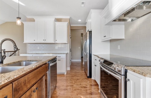 Kansas City House | Searcy Gardens - Gorgeous Home North of KC