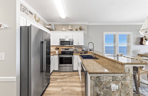 Gulf Shores Condo | "Searenity" A Luxury Vacation Rental directly on The Beach!