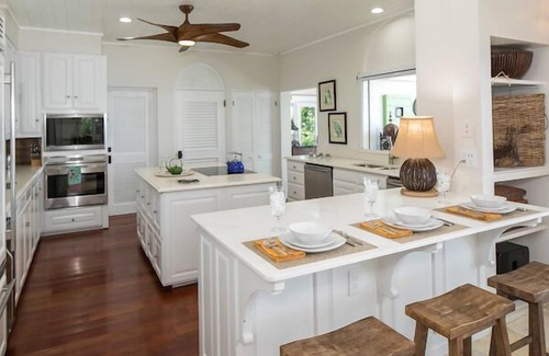 Rendezvous & Ditleff Villa | Seas Edge: Waterfront! Breathtaking Views! Newly Renovated!