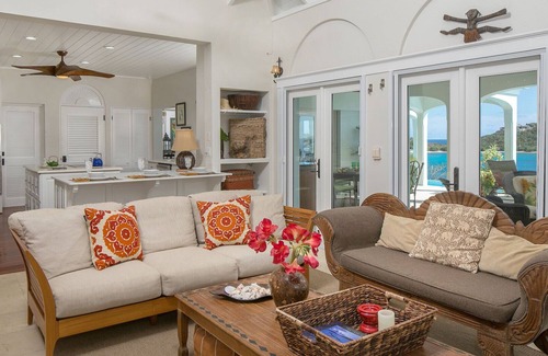Rendezvous & Ditleff Villa | Seas Edge: Waterfront! Breathtaking Views! Newly Renovated!