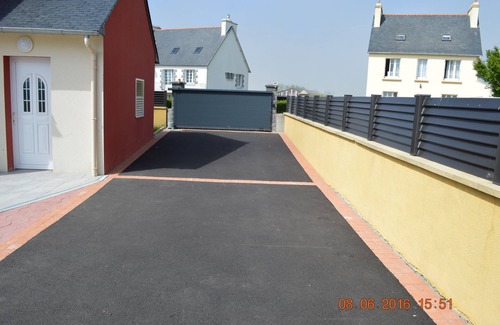Plouneour-Brignogan-Plages Villa | Seaside house with covered pool (8 people, pets allowed)