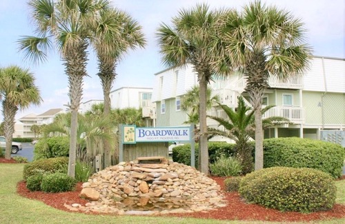 Pensacola Beach House | Seas the day 3-level Townhome, 2 bed and 2.5 bath.