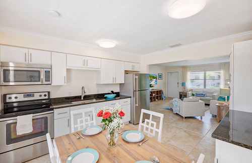 Singer Island House | Seas the Day 4: Beach basecamp with pool & hot tub - steps to sand & eats