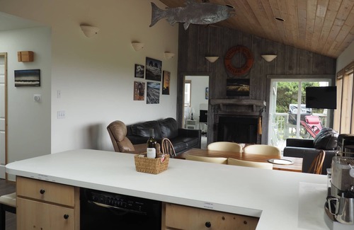 Rockaway Beach House | Seas the day, a beachfront home