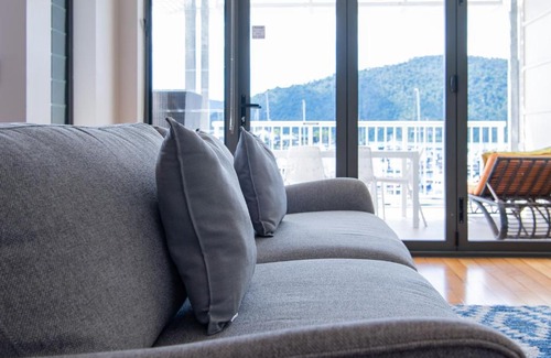 Airlie Beach Apartment | Seas the Day at the Marina