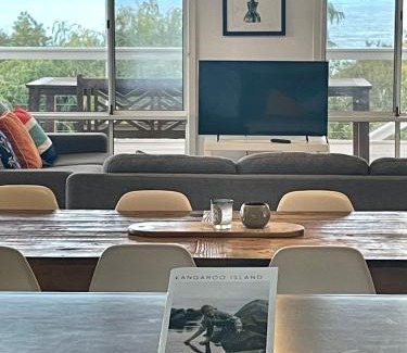 Emu Bay House | Seas The Day