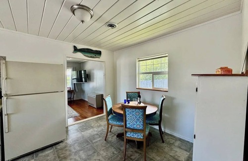 Camano Island House | Seas the Day Cottage on Camano Island. Walks on the beach & beautiful sunsets.