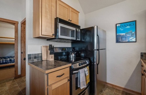 Dover House | Seas the Moment - Lakefront Beach Bungalow