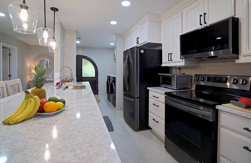 Nazareth Condo | Seas The Moment - Newly Renovated 3 Bedroom Condo!