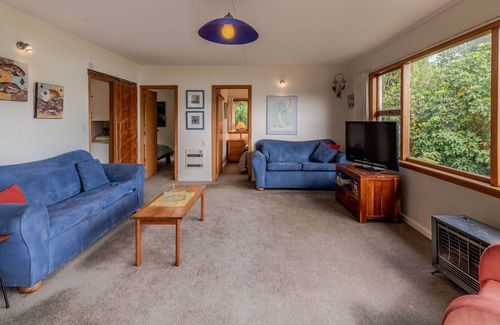 Akaroa House | Seascape and Serenity - Akaroa Bach