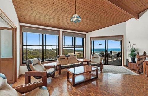 Coffs Harbour House | Seascape at Diggers Beach Clarence Crescent 11
