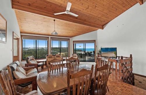 Coffs Harbour House | Seascape at Diggers Beach Clarence Crescent 11