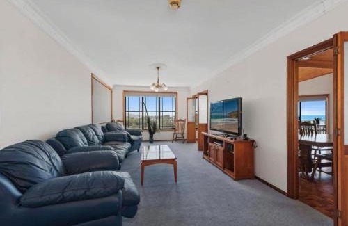Coffs Harbour House | Seascape at Diggers Beach Clarence Crescent 11