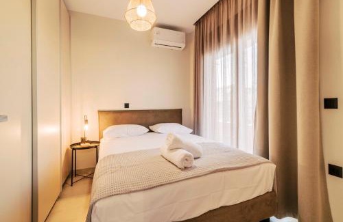 Petaloudes Apartment | Seascape House