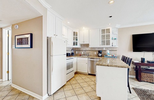 Galveston Condo | Seascape resort condo with ocean-view balcony, WiFi, AC, pool, & hot tub
