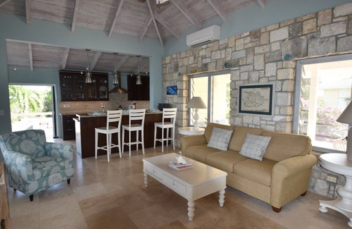 Willikies Villa | 'Seascapes' Villa 200º On Ocean View , Steps from the Long Bay Beach