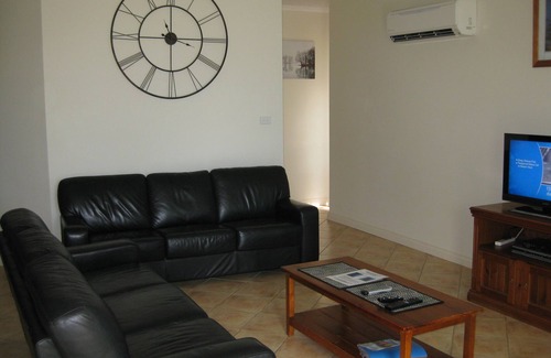 Kingscote House | Seashells Apartment - Unit 1