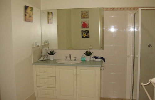Kingscote House | Seashells Apartment - Unit 1