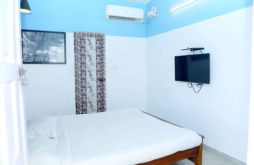 Kalapet Hotel | Seashore Beach House