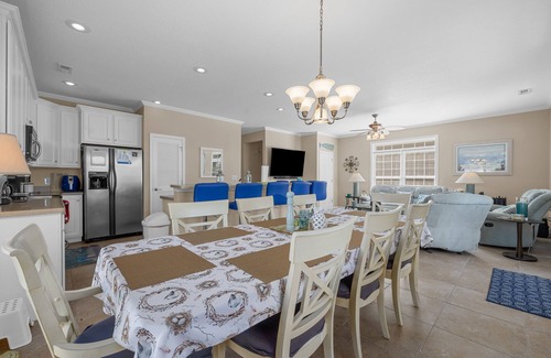 Garden City House | Seashore Beach Villa with Pool