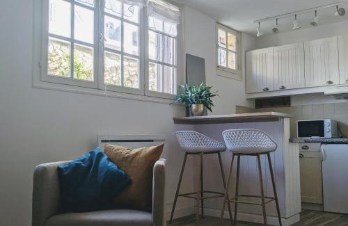 Hermanville-sur-Mer Apartment | Seashore Hideaway studio
