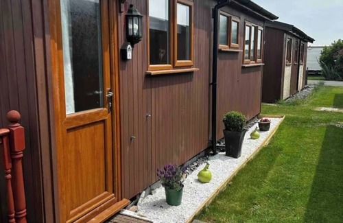 Mablethorpe Ski Chalet | Seaside 2 bed Chalet Escape in Mablethorpe