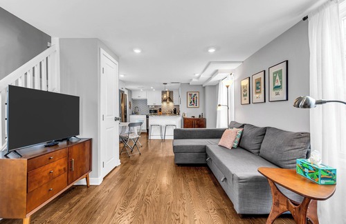 Ortley Beach House | Seaside 2BR & 1.5BA, Walk to Beach & Badges