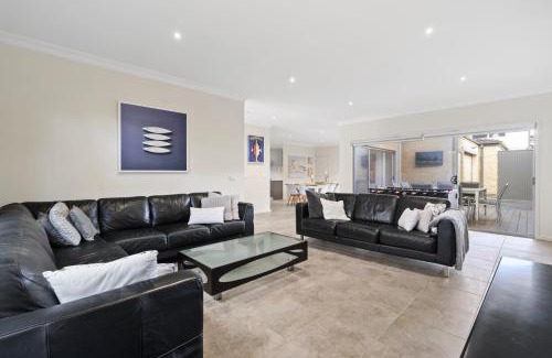 Safety Beach House | Seaside 3-Bed Home Direct Beach Access