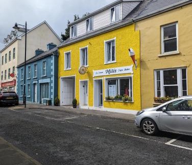 Killybegs Apartment | Seaside 3 Bed Killybegs Property on Main Street