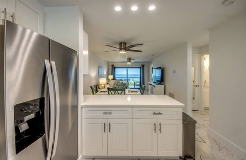 Mid Island Condo | Seaside 509 - Beautiful Beach Front Condo