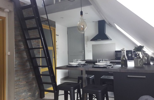 Saint-Pair-sur-Mer Apartment | Seaside apartment in the center of town! Everything nearby