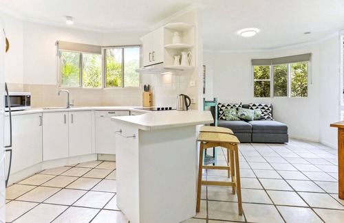 Sunshine Beach Apartment | Seaside apartment minutes from Sunshine Beach
